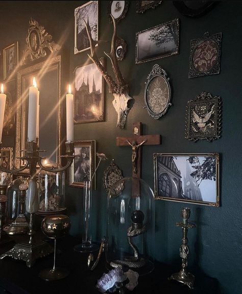 @deaderhomesandgardens on Instagram: “Credit: @emeliesorling • • • • • • • • #deaderhomesandgardens #gothicdecor #halloweendecor #spooky #spookydecor #halloweeneveryday #goth…” Bedroom Gothic Victorian, Dark Victorian Living Room Goth, Diy Gothic Victorian Decor, Diy Victorian Gothic Decor Ideas, Emerald Gothic Bedroom, Living Room Gothic Home Decor, Victorian Goth House Decor, Gothic Room Colors, Goth Victorian Aesthetic House