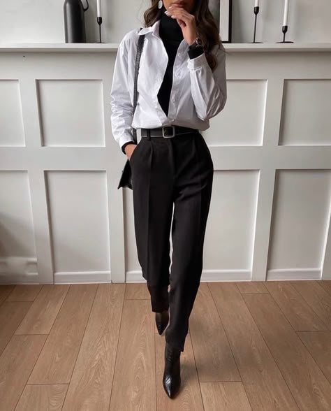 Black Slacks Outfit, Buisness Casual Women, Edgy Work Outfits, Slacks Outfit, End Of Fall, Casual Outfits For Women, Chic Business Casual, Oufits Casual, Business Outfits Women