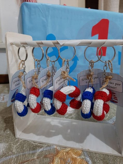 Rojo y azul Birthday Party Souvenirs, Sailor Birthday, Sailor Party, Navy Table, Sailor Theme, Nautical Birthday Party, Boy Birthday Decorations, Nautical Crafts, Baby Photoshoot Boy