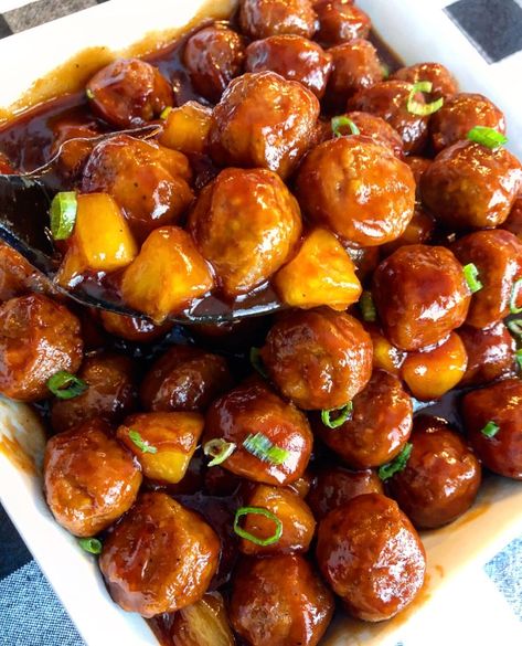 Honey Bbq Meatballs, Pineapple Meatballs, Bbq Pineapple, Bbq Meatballs, Glam Kitchen, Honey Bbq Sauce, Meatball Recipes Easy, Crock Pot Meatballs, Honey Bbq