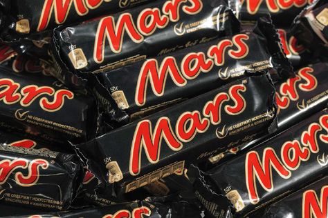 Deep Fried Mars Bars, Charleston Chew, Mars Chocolate, Milkshake Flavours, Chocolate Logo, Old Candy, I Quit Sugar, Popular Candy, Heath Bars