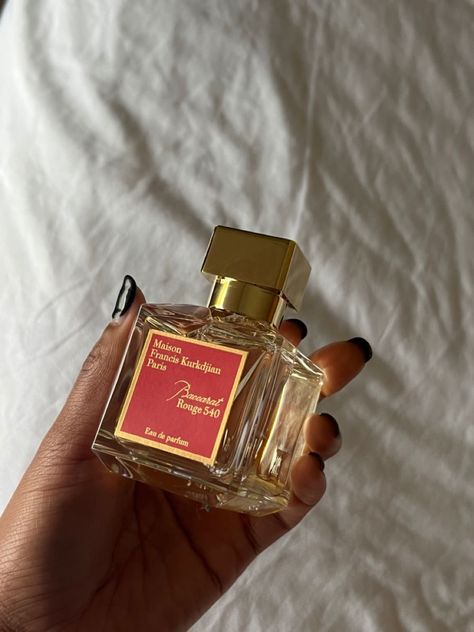 This scent 😍✨ #ad #ads #affiliate #affiliatelink #luxury #fashion #perfume #maisonfranciskurkdjian #rich #luxury #sephora #selfridges #aesthetic #elegance #richlife #outfits #perfumes Baccarat Rouge 540 Aesthetic, Rouge 540 Perfume, Maison Francis Kurkdjian Baccarat, Cocoa Butter Lotion, Baccarat Rouge 540, Perfume Reviews, Perfume Scents, Perfume Lover, Luxury Fragrance