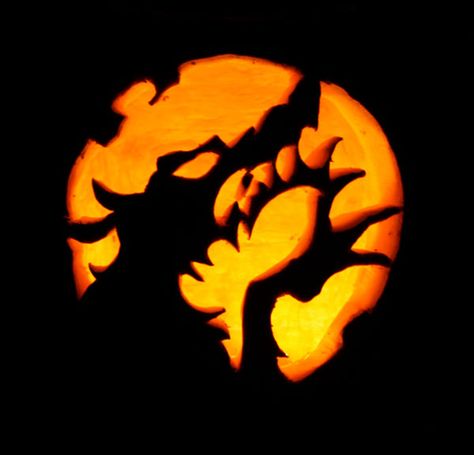 111 World`s Coolest Pumpkin Designs to Carve This Fall Moon Pumpkin Carving Ideas, Werewolf Pumpkin Carving, Moon Pumpkin Carving, Werewolf Pumpkin, Minion Pumpkin Carving, Cool Pumpkin Designs, Spiderman Pumpkin, Halloween Pumpkins Carvings Designs, Moon Pumpkin