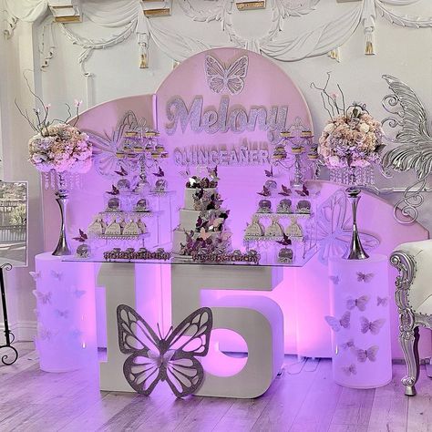 Sweet Sixteen Lilac Theme, Lavender Quinceanera Centerpieces, Purple Debut Theme, Quinceanera Nail Ideas, Light Purple Quince, Purple Sweet 16 Decorations, Ideas 15 Años, 15 Decorations Ideas, Lavender Quinceanera Ideas