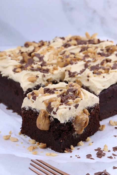 Chocolate Peanut Butter Traybake. A delicious moist cake levelled up with a surprise peanut butter centre and a silky peanut butter icing. Traybake Cake, Peanut Butter Icing, Butter Icing, Moist Cake, Chocolate Fudge Cake, Chocolate Espresso, Brownie Bites, Fudge Cake, Chocolate Sprinkles