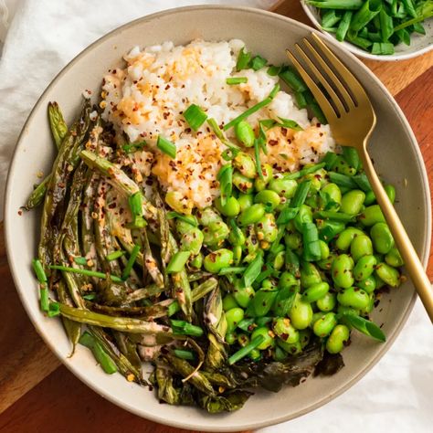 Vegan Edamame Poke Bowl without Tofu - Avocado Skillet Air Fryer Edamame, Legume Dishes, Edamame Bowl, Vegan Edamame, Tofu Green Beans, Avocado Skillet, Vegan Poke Bowl, One Bowl Meals, Vegan Poke