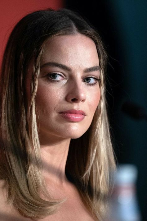 Margot Robbie Makeup, Margot Robbie Style, Margot Robbie Harley Quinn, Margot Robbie Harley, Stylish Actresses, Real Skin, Celebrity Skin, Actor John, Margot Robbie