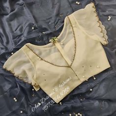 Shadi Outfits, Simple Blouses, Model Blouse, Blouses Designs, Blouse Designs Catalogue, Zardozi Work, New Saree Blouse Designs, Chiffon Blouses, Blouse Back Neck Designs