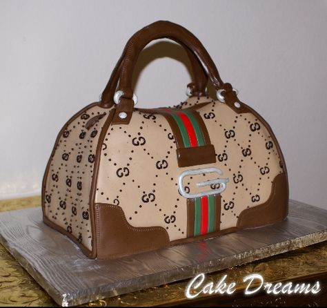 CAKE DREAMS: Gucci Purse Cake Purse Cake, 3d Figures, Gucci Purse, New Location, Freshly Baked, Custom Cakes, Frozen, Designer Handbags, Purse