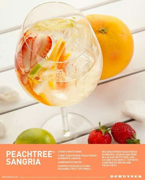 Peach Tree Sangria Types Of Drinks, Sangria Drink, Sangria Cocktail, Cocktail Fruit, White Wine Sangria, Coctails Recipes, Peach Sangria, Healthy Cocktails, Fresh Fruit Recipes