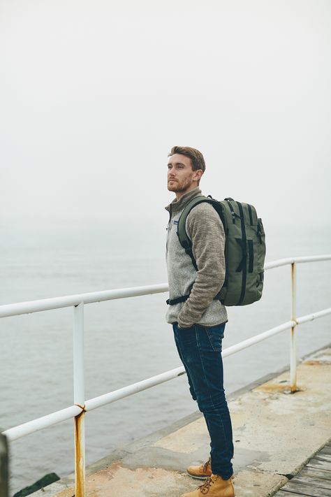 Men Hike Outfit, Male Travel Aesthetic, Carrying Backpack Pose Reference, Mens Travel Outfits, Men Travel Outfit, Men Hiking Outfit, Backpacker Style, Man Traveling, Hiking Outfit Ideas