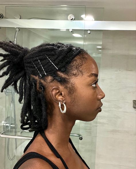 Braided Loc Hairstyles, Loc Styles With Bobby Pins, Short Locs Ponytail, Black Women Short Locs, Locs In A Ponytail, Women Dreadlocks, 90s Hairstyles For Black Women Locs, Chin Length Locs, Medium Dreads Black Women Loc Hairstyles