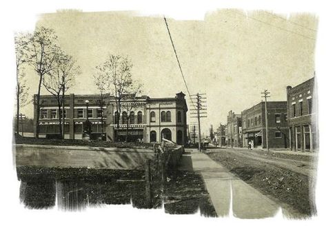 Erwin Tennessee Main Street in front of Old Court House Yankton South Dakota, Erwin Tennessee, Sea Scouts, Yuma Arizona, Missouri River, East Tennessee, Historical Landmarks, Old Postcards, South Dakota