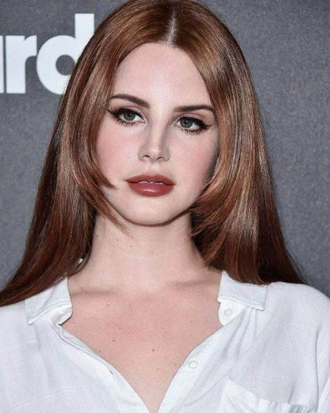 Lana Del Rey Hair, Lana Del Rey Love, Music Radio, Lana Del Ray, Makati, Woman Crush, Lana Del Rey, Makeup Inspiration, Pretty Woman