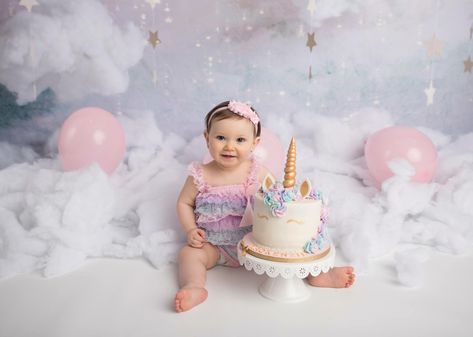 Unicorn 1st Birthday Photoshoot, Unicorn Themed Photoshoot, Unicorn Cake Smash Photoshoot, Half Cake Birthday 6 Months Girl Unicorn, Unicorn Mini Session, Pretty Party Decorations, Unicorn Cake Smash, Cake Smash Theme, Baby Cake Smash