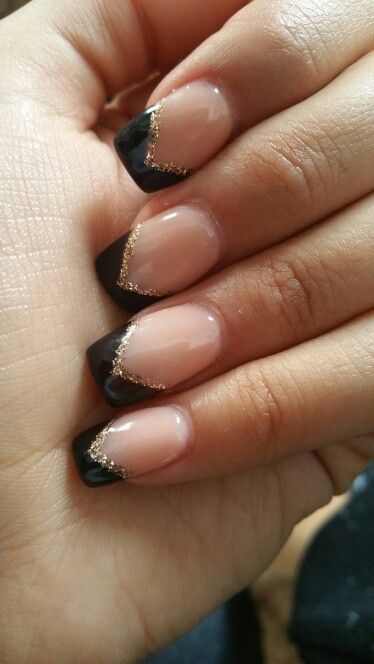 Black N Gold Nails, Gold Nails French, Gold Tip Nails, Gold Accent Nail, Gold Gel Nails, Champagne Nails, Black French Nails, Black Gold Nails, Black Nails With Glitter