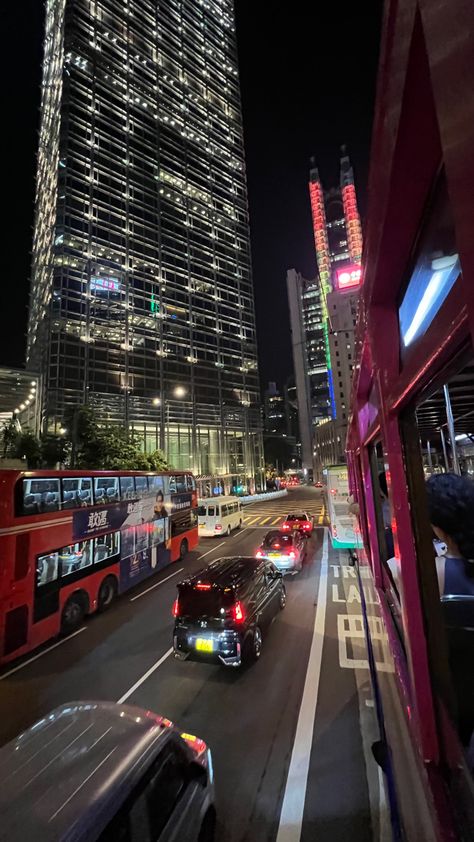 Hongkong Night, Hong Kong Aesthetic, Hong Kong Night, Rainy City, Nightclub Aesthetic, Instagram Locations, Airport Travel, Hong Kong Travel, Spring 2025