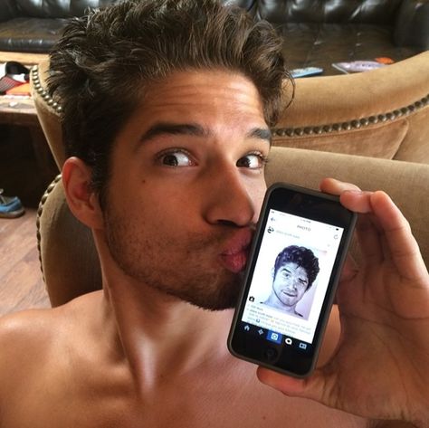 "Great drawing! @stiles.scott.isaac I love it so much I want to kiss it!" Tyler Garcia Posey, Teen Wolf Scott, Robbie Amell, Dylan Obrian, Teen Wolf Memes, Teen Wolf Funny, Teen Wolf Mtv, Teen Wolf Dylan