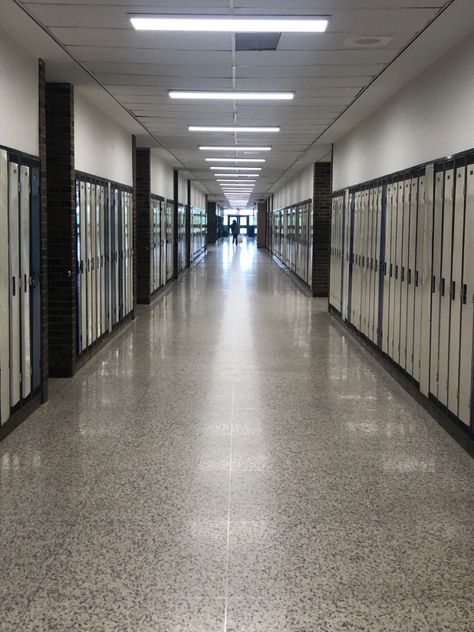 Ontario highschools(🤮) Highschool Hallway, School Hallway Aesthetic, Middle School Hallway, Creepy Hallway, Courtney Aesthetic, Greenville Tennessee, Graveyard Aesthetic, School Hallway, School Building Design