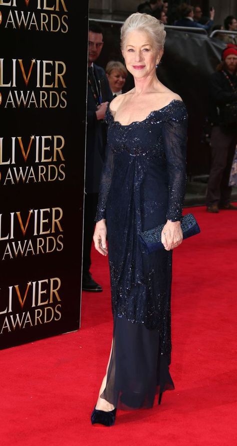 Helen Mirren Style, Olivier Awards, Dresses For Women Over 50, 50s Womens Fashion, Ageing Gracefully, Laurence Olivier, Over 60 Fashion, Advanced Style, Helen Mirren