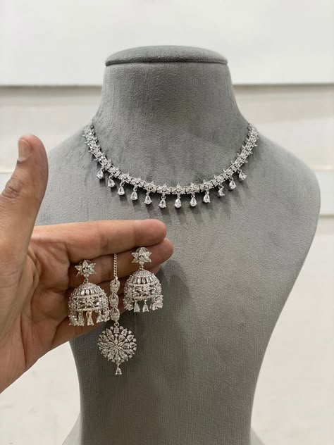 Pakistani Jewelry Sets Simple, Pakistani Jewelry Simple, Desi Jewellery, Desi Jewelry, Simple Bridal Jewelry, Pakistani Jewellery, Chemistry Education, Bridal Jewelry Sets Brides, Indian Wedding Jewelry Sets