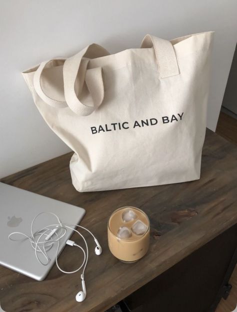 Minimal Aesthetic, Bags Aesthetic, Eco Bag, Instagram Inspo, Shopper Bag, Aesthetic Photo, Tote Bag Design, Good Mood, Creative Inspiration