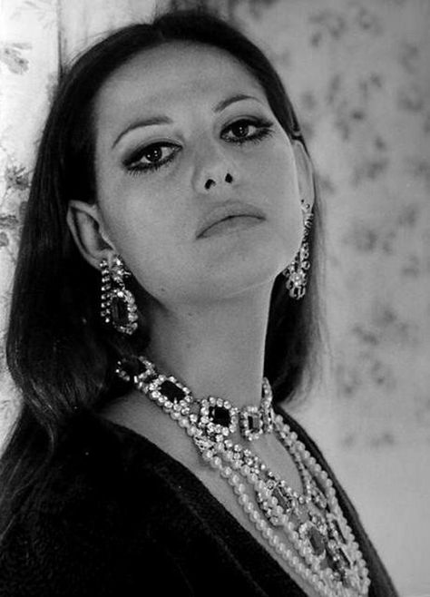 Claudia Cardinale Art Ideas People, Learn To Speak Italian, Tunis Tunisia, Speak Italian, Gina Lollobrigida, 15 April, Claudia Cardinale, Hollywood Movie, Woman Art