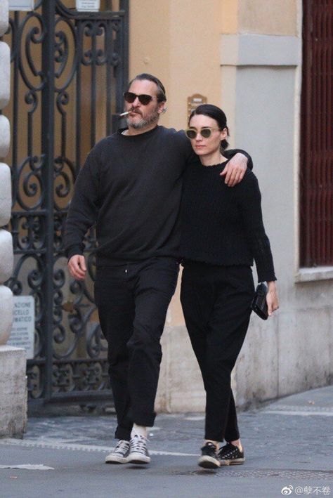 #jokermovie #joker #pinterest #love #lovers #couple #boyfriend Couple Fits, Rooney Mara, Mens Fashion Smart, Stylish Couple, Lil Pump, Joaquin Phoenix, Looks Street Style, Men Street, Fashion Night