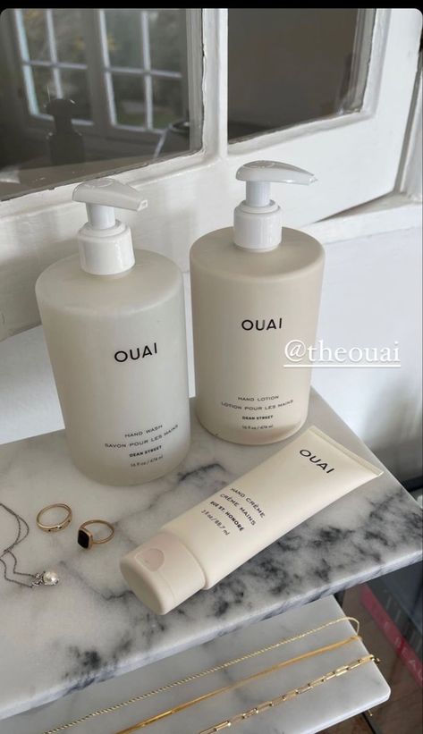 Ouai Products Aesthetic, Clear Skin Makeup, Skincare Glossier, Ouai Products, Glowy Skincare, Selfcare Products, Skin Care Aesthetic, Makeup Hacks Beauty Secrets, Cream Aesthetic