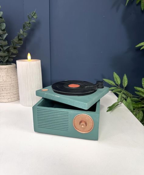 How cute is this mini gramophone record player trinket box ?! Available now in our shop Cosy-Casa.co.uk https://cosycasahome.etsy.com/listing/1756951271 #cosycasa #homedecor #homeaccessories #gramophone #recordplayer Gramophone Record, Diy Holder, Record Player, Air Dry Clay, Trinket Boxes, Small Gifts, Home Accessories, Polymer Clay, Gifts