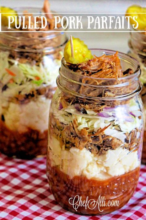 Pulled Pork Parfait, Summer Parfait, Sweet Baked Beans, Bbq Favorites, Mason Jar Meal Prep, Crunchy Coleslaw, Fruit Kabob, Mason Jar Lunch, Mason Jar Recipe