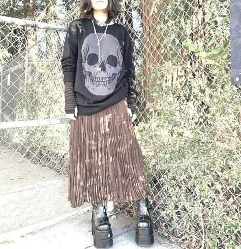 Punk Long Skirt Outfit, Long Skirt Outfits Alternative, Grunge Skirt Aesthetic, Goth Skirts Long, Long Skirt Outfits Alt, Long Skirt Alternative Outfits, Long Skirt Grunge Outfits, Long Grunge Skirt, Sweater With Long Skirt