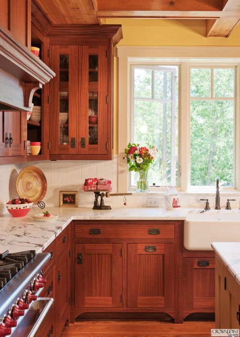 Craftsman Kitchens, Painted Island, Countertops White, Kitchen Windows, Craftsman Kitchen, Country Kitchens, Farmhouse Kitchen Cabinets, New Kitchen Cabinets, Wood Kitchen Cabinets