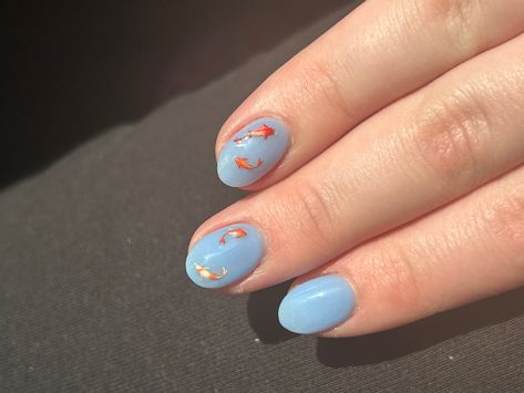 Nail Art Fish Design, Nails Fish Design, Nail Fish Design, Nail Art Fish, Koi Nail Art, Nails With Fish, Fish Manicure, Fish Nails Designs, Goldfish Nails