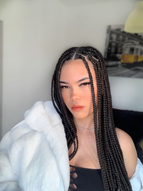 White Girl Braids Extensions, White Women With Braids, White Woman With Box Braids, Box Braids For White Women, Box Braids On White Women, White Girl With Braids, White Girls With Braids, Braids On White Girls, Braids On White Women