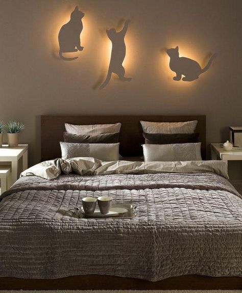 idéia quarto iluminação indireta com silhuetas do gato Cat Bedroom, Bedroom Decor Lights, Diy Lampe, Smart Tiles, Cat Light, Cat Things, Cat Items, Two Cats, Cat Cafe