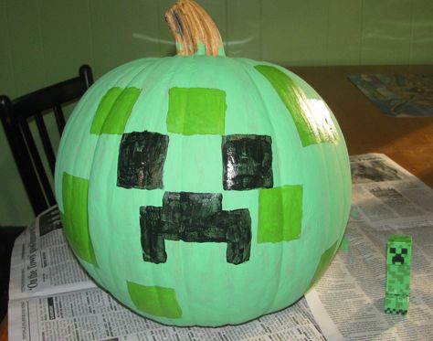 Minecraft Creeper Painted Pumpkin 2014 Creeper Pumpkin, Minecraft Pumpkin, Painting Minecraft, Story Book Pumpkin, Pumkin Decoration, Pumpkin Paint, Pumpkin Painted, Minecraft Create, Train Pumpkin