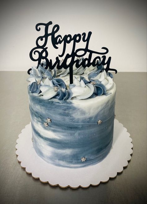 Blue And Grey Birthday Cake, Monochrome Cake Design, Denim Birthday Cake, Cake Blue Aesthetic, Light Blue Birthday Cake, Blue Silver Cake, Blue And Silver Cake, Blue Sweet Sixteen, Birthday Cake For Men