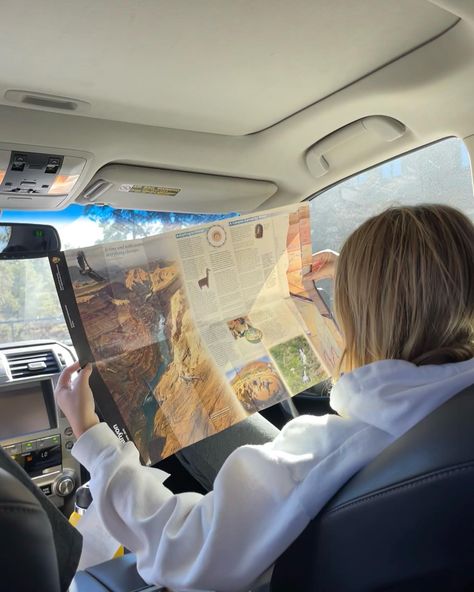 Granola Grand Canyon travel road trip car reading girl American Travel Aesthetic, Grand Canyon Photos, Grand Canyon Vacation Outfits, Grand Canyon Instagram Pictures, Grand Canyon University Aesthetic, Grand Canyon Aesthetic, Grand Canyon Picture Ideas, Canyon Aesthetic, Grand Canyon Winter