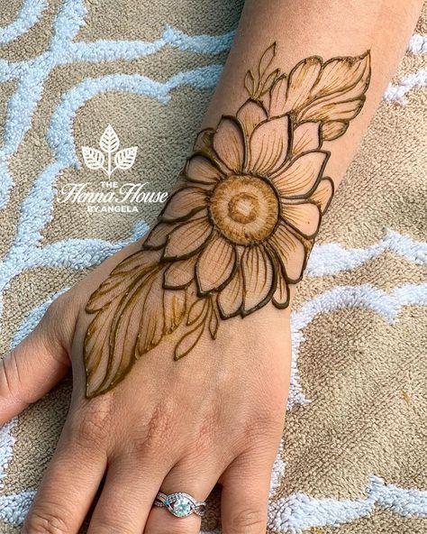 Henna Sunflower, Sunflower Henna, Tattoo Designs Hand, Tattoo Information, Khafif Mehndi Design, Henna Tattoo Designs Hand, Tattoo Prices, Flower Henna, Mehndi Designs Book