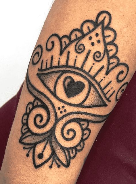 Wrist Tattoo Design Images (Wrist Ink Design Ideas) Traditional Wrist Tattoo, Outer Wrist Tattoo, Inner Wrist Tattoo, Tattoo Ideas Wrist, Wrist Tattoo Design, Inner Wrist Tattoos, Wrist Tattoo Ideas, Small Tats, Elbow Tattoos