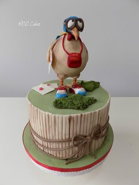 Pigeon  - cake by MOLI Cakes Pigeon Cake, 25 Anniversary Cake, Gravity Cake, Sculpted Cakes, Animal Cakes, Butterfly Cakes, Anniversary Cake, Sugar Art, Love Cake