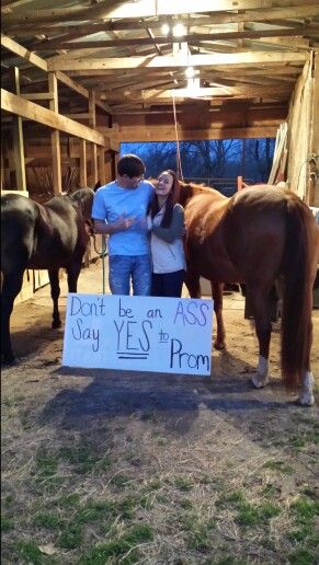 Country Homecoming Proposal, Funny Hoco Proposals, Best Prom Proposals, Country Funny, Cute Promposals, Country Prom, Funny Prom, Cute Homecoming Proposals, Cute Prom Proposals