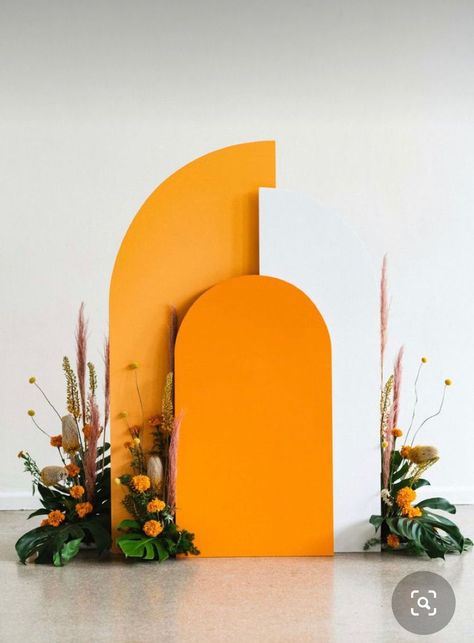 Orange And White Decor, Eclectic Wedding Arch, Mid Century Modern Wedding Decor, Wedding Backdrop Ceremony, Couples Embracing, Orange Decorations, Arch Display, Mid Century Wedding, Personalized Aisle Runner