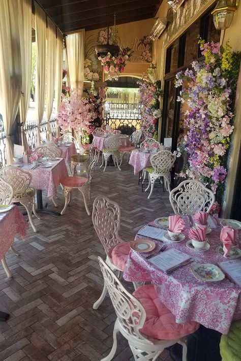 Tea Rooms Ideas Vintage, Tea Room Business Ideas, Tea Party Venue Ideas, Home Tea Room, Tea Room Decor Ideas, High Tea Table Decor, Tea House Aesthetic, Tea Room Ideas, Tea Room Aesthetic