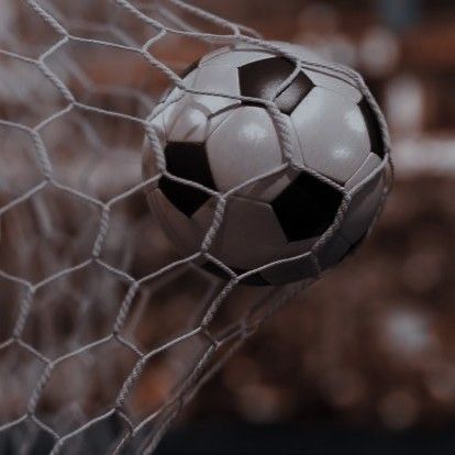 Soccer Photography, Ball Aesthetic, Soccer Inspiration, Soccer Life, Sports Aesthetic, Girls Soccer, Soccer Girl, Soccer Boys, Football Pictures