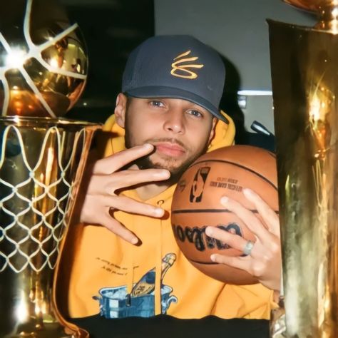 Stephen Curry Pfp, Steph Curry Pfp, Basketball Stephen Curry, Cool Basketball Pictures, Nba Wallpapers Stephen Curry, Stephen Curry Wallpaper, Curry Wallpaper, Curry 3, Stephen Curry Basketball