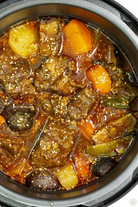 Korean Beef Stew Instant Pot, Chinese Beef Stew Instant Pot, Korean Stew Recipes, Bbq Beef Stew, Korean Beef Stew Recipe, Asian Beef Stew, Korean Beef Stew, Galbi Jjim, Slow Beef Stew