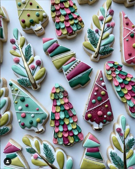 Christmas Icing, Beautiful Biscuits, Cut Cookies, Decorated Christmas Cookies, Christmas Sugar Cookies Decorated, Drury Lane, Cakes Decorating, Royal Iced Cookies, Christmas Giveaway