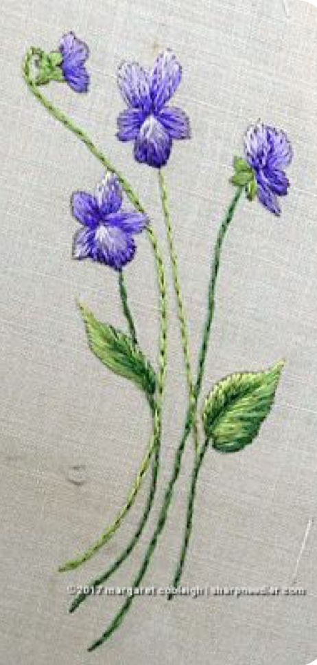 Violet Embroidery Pattern, Embroidery Violets, Violets Embroidery, Violet Embroidery, Embroidery Lessons, Pretty Embroidery, Tambour Embroidery, Floral Embroidery Patterns, Hand Embroidery Tutorial